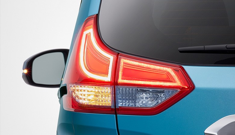 フリードテール4灯化 GB7/8系 ハイブリッド車